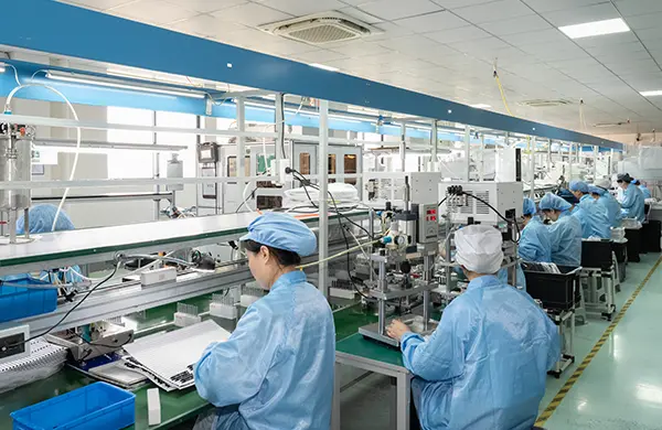 Operasi jalur perakitan manufaktur makeup kecantikan Cina
